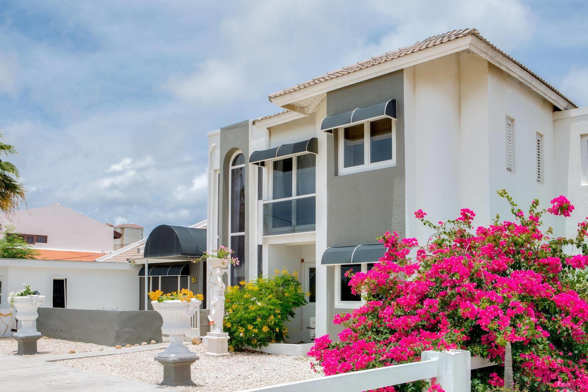 Modern Hotel Aruba Noord Exteriör bild
